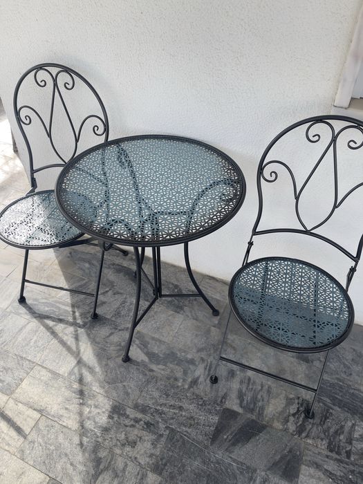 Conjunto mesa com cadeiras em ferro para terraco