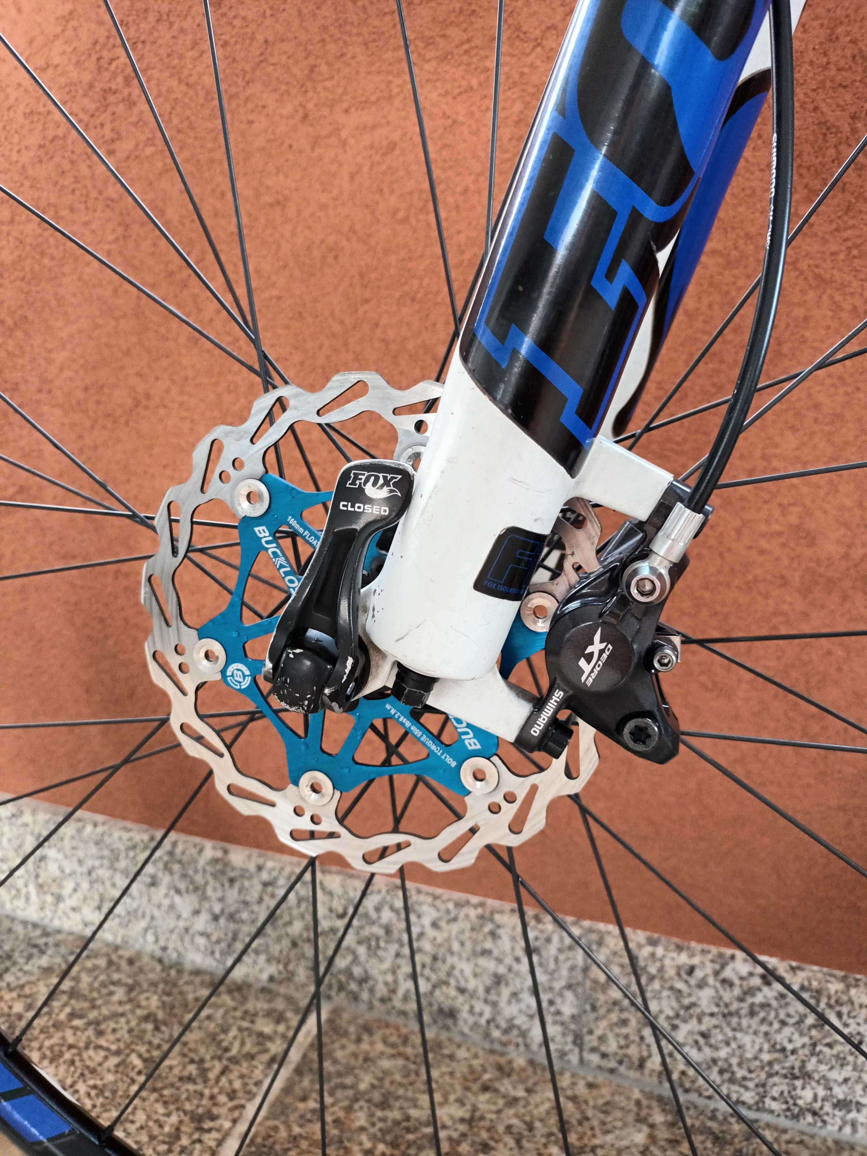 Bicicleta btt carbono
