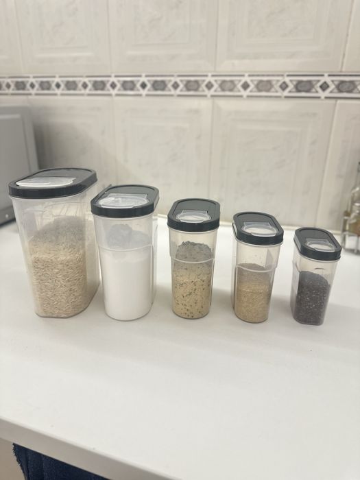 Conjunto de recipientes para armazenamento de comida