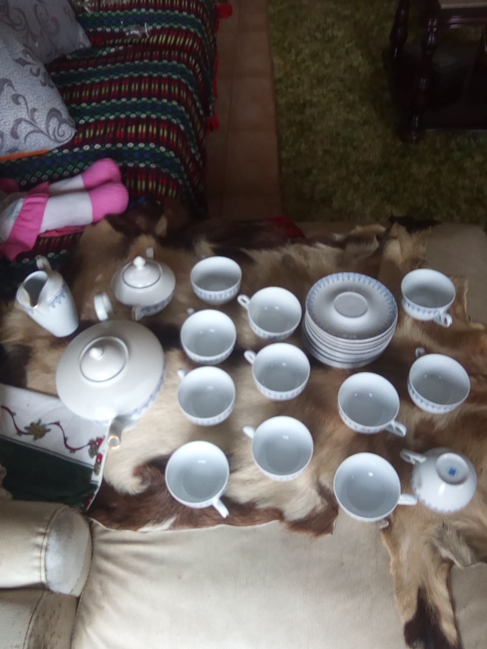 Serviço de chá, porcelana,louça PB para 12 pessoas nunca usado