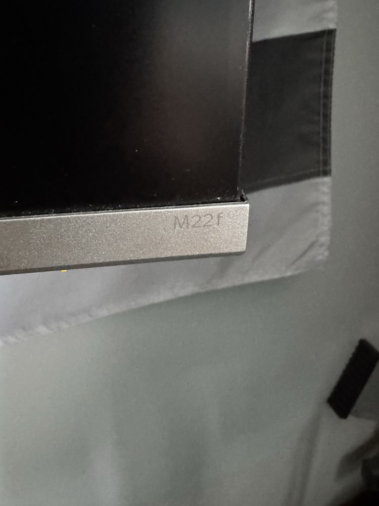 Monitor hp m22f