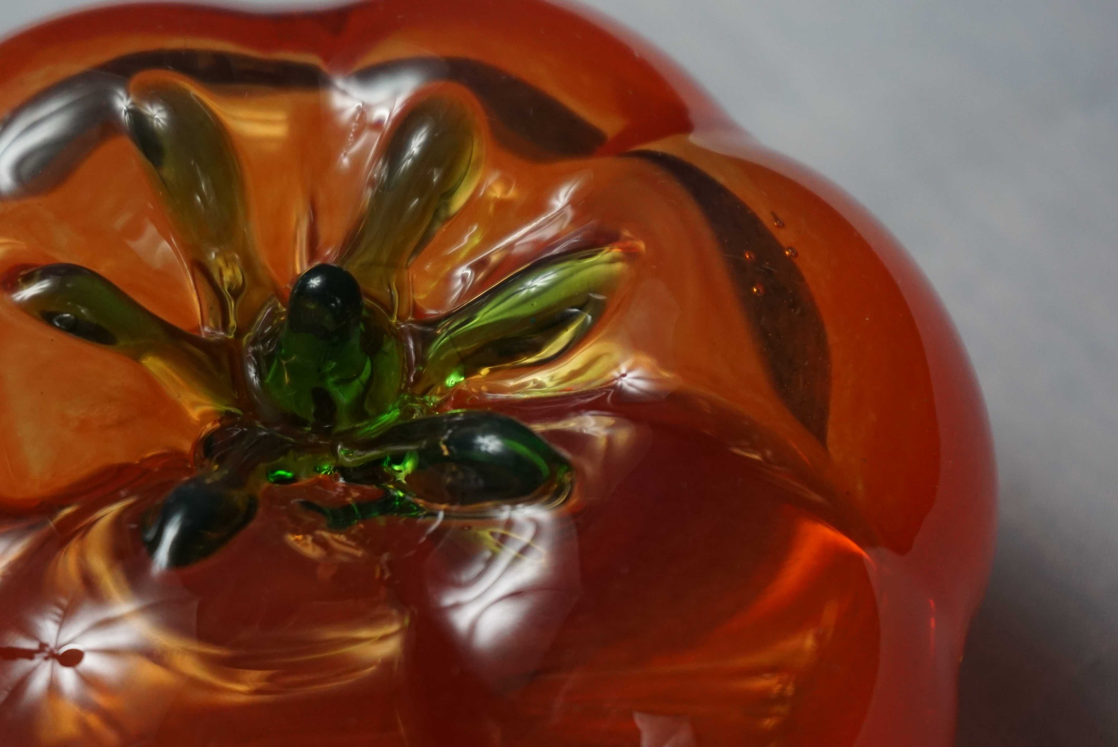 Szklany pomidor szkło dekoracyjne Scancrystal nr1