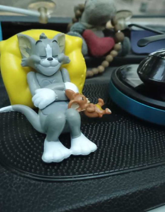 Іграшка на торпеду / Том і Джері - аксесуар для салону авто,подарунок!