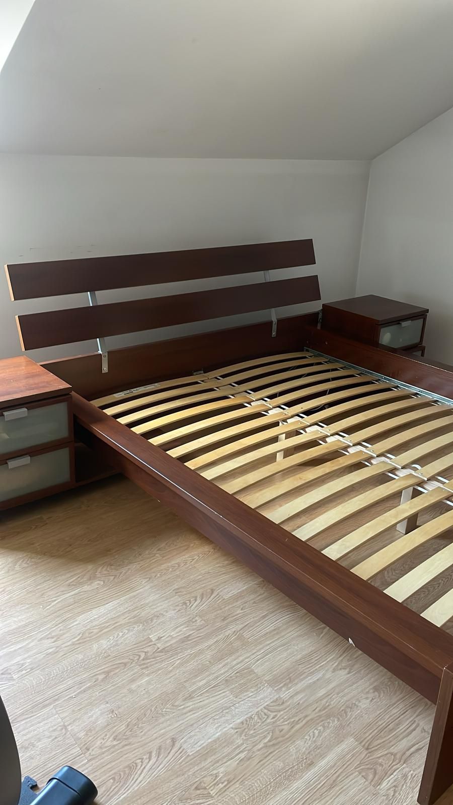 Łóżko bez materaca 160x200