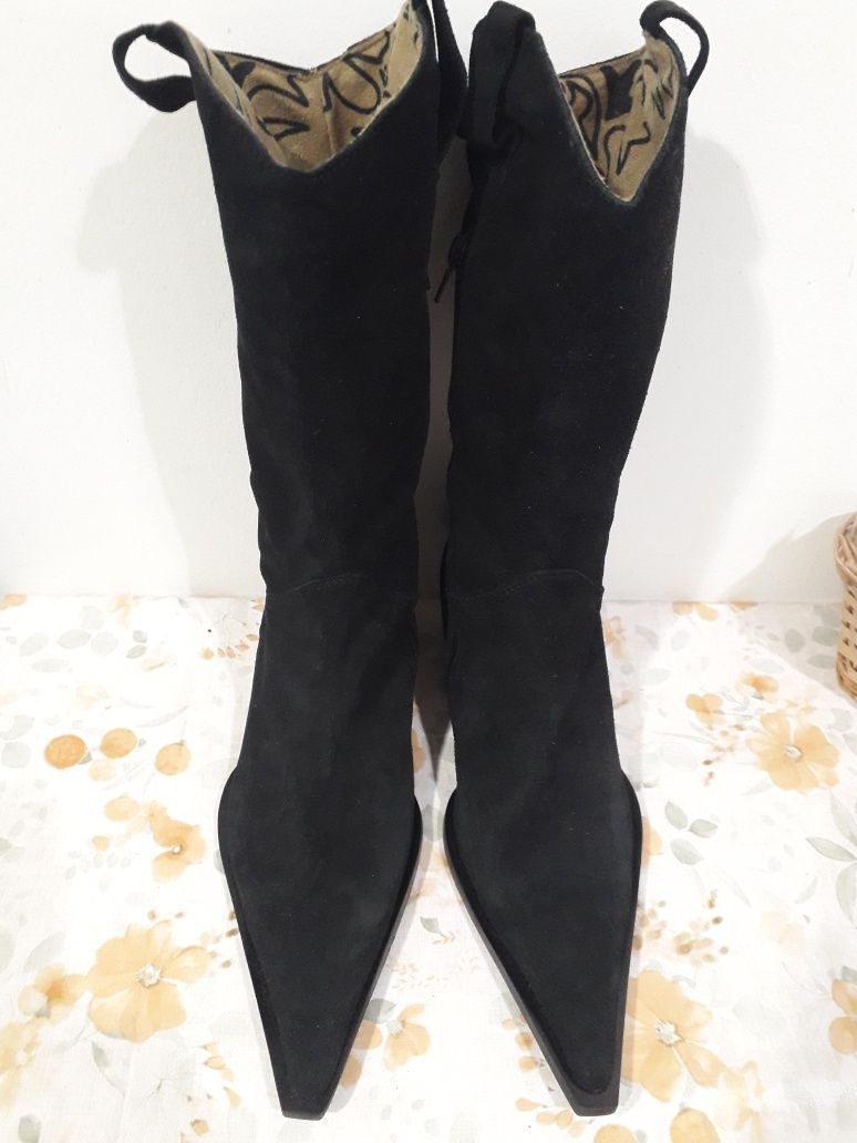 Botas de pele pretas