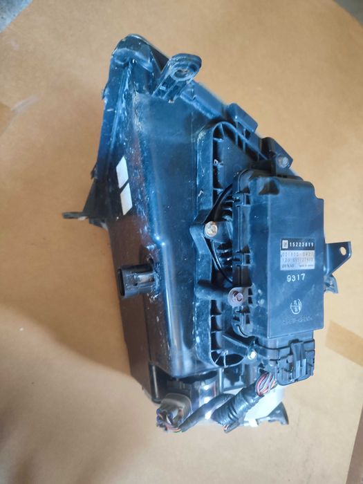 Cadillac STS reflektory przednie xenon para europa 2005-12