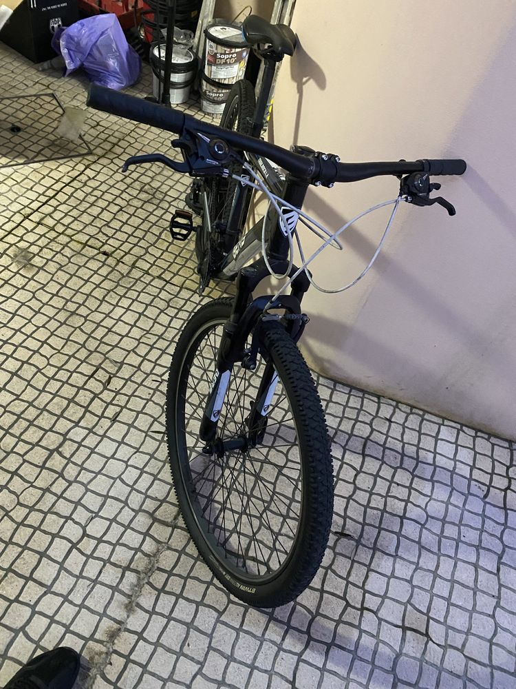 Bicicleta berg trailrock 1.2