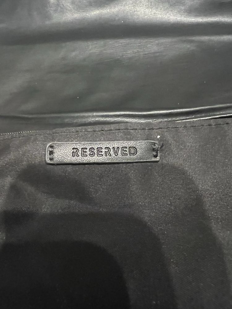 Чорна містка сумочка reserved
