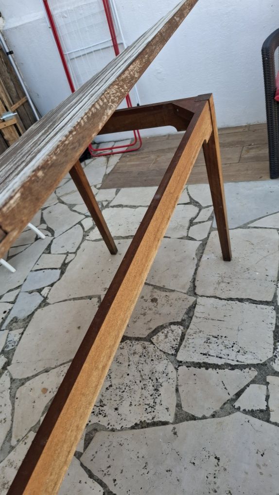 Mesa de jardim ou de sala