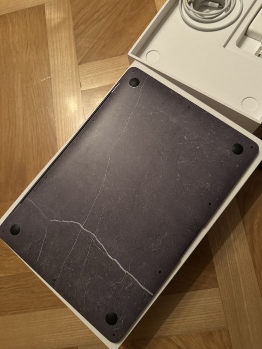 Apple Macbook Air M1 2020 +чохол, хаб