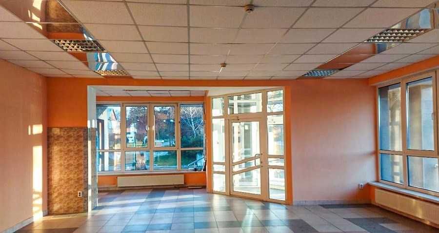 Продам велике комерційне окремостояче приміщення, м Нововолинськ