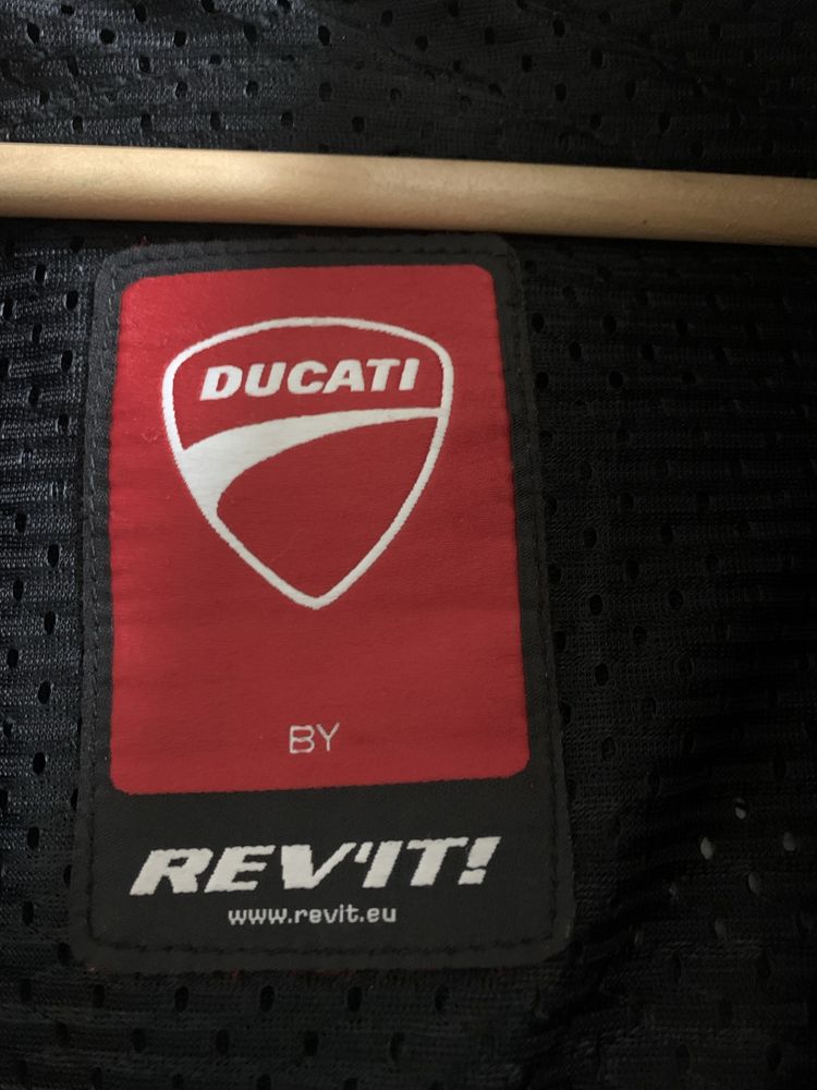 Casaco Mota REVIT Ducati