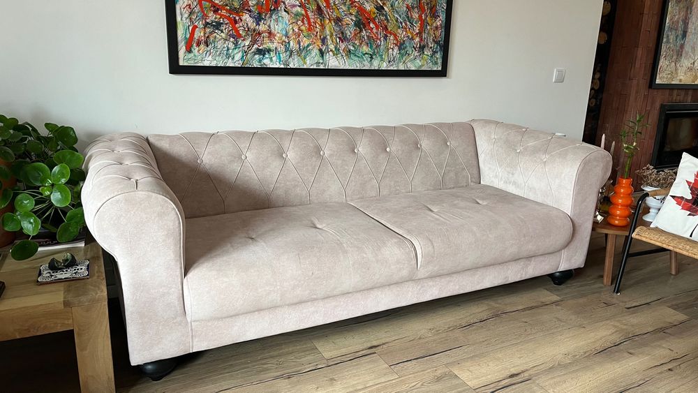 Sofá/ Cama modelo Chesterfield