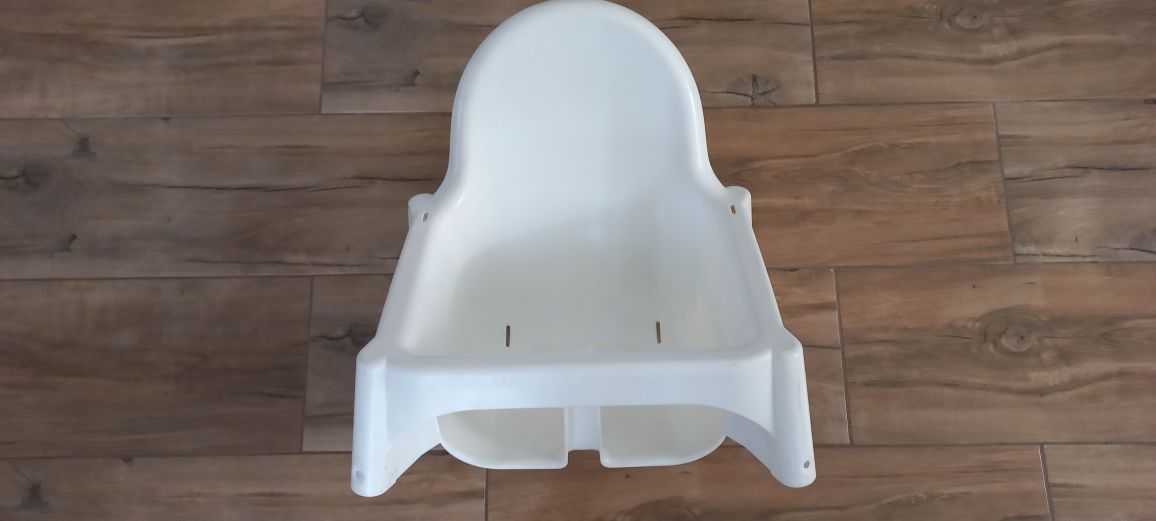 Białe siedzisko do sanek krzesełko Ikea Antilop