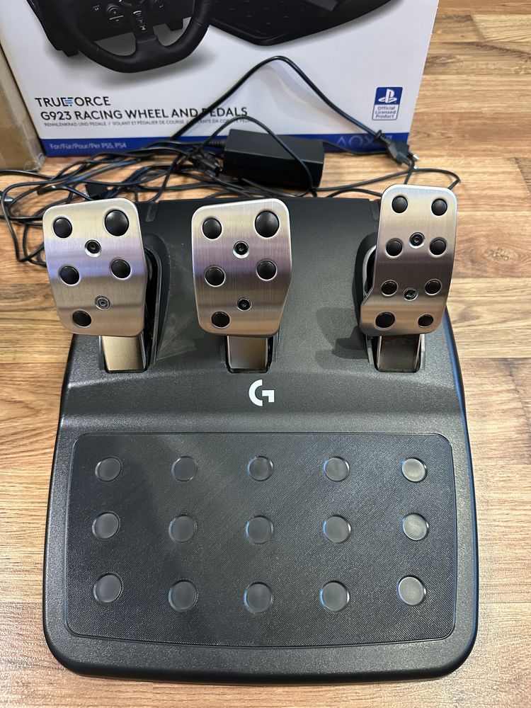 Logitech G923 + Driving Force Shifter (PC/PS)