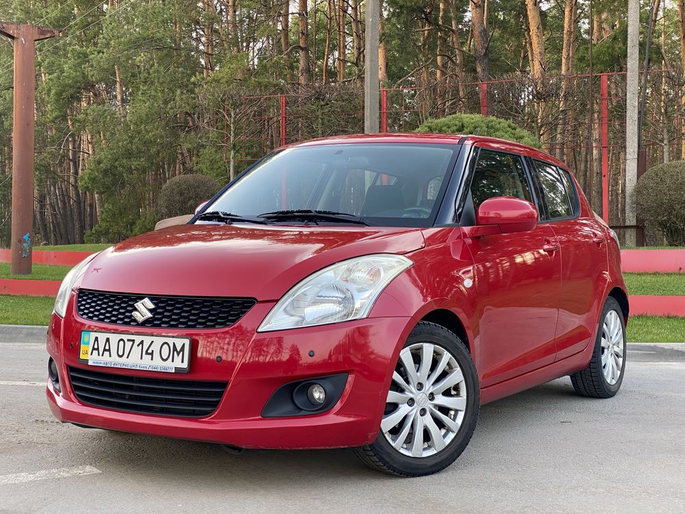 Продам офіційну Suzuki Swift 2011 року