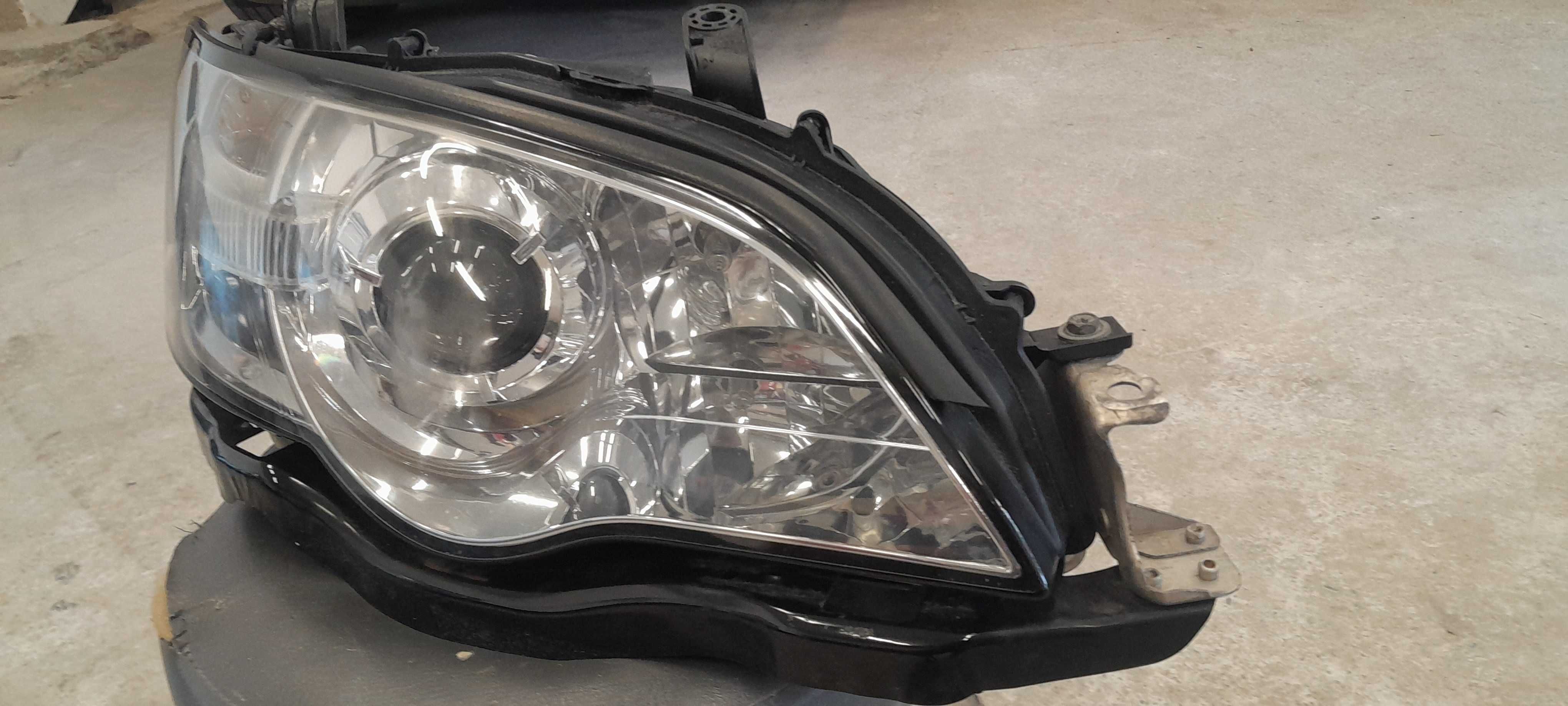 Lampa Subaru Legacy IV Outback III prawa przód reflektor + ślizg