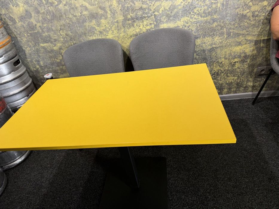 Стол количество два штуки