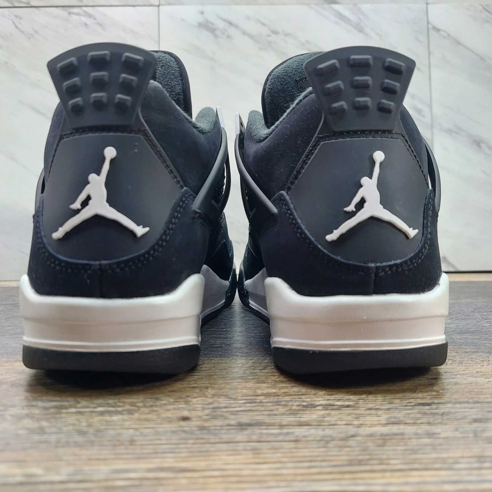 Jordan 4 Retro CzarneThunder Buty codzienne nowe z metką R.37.5