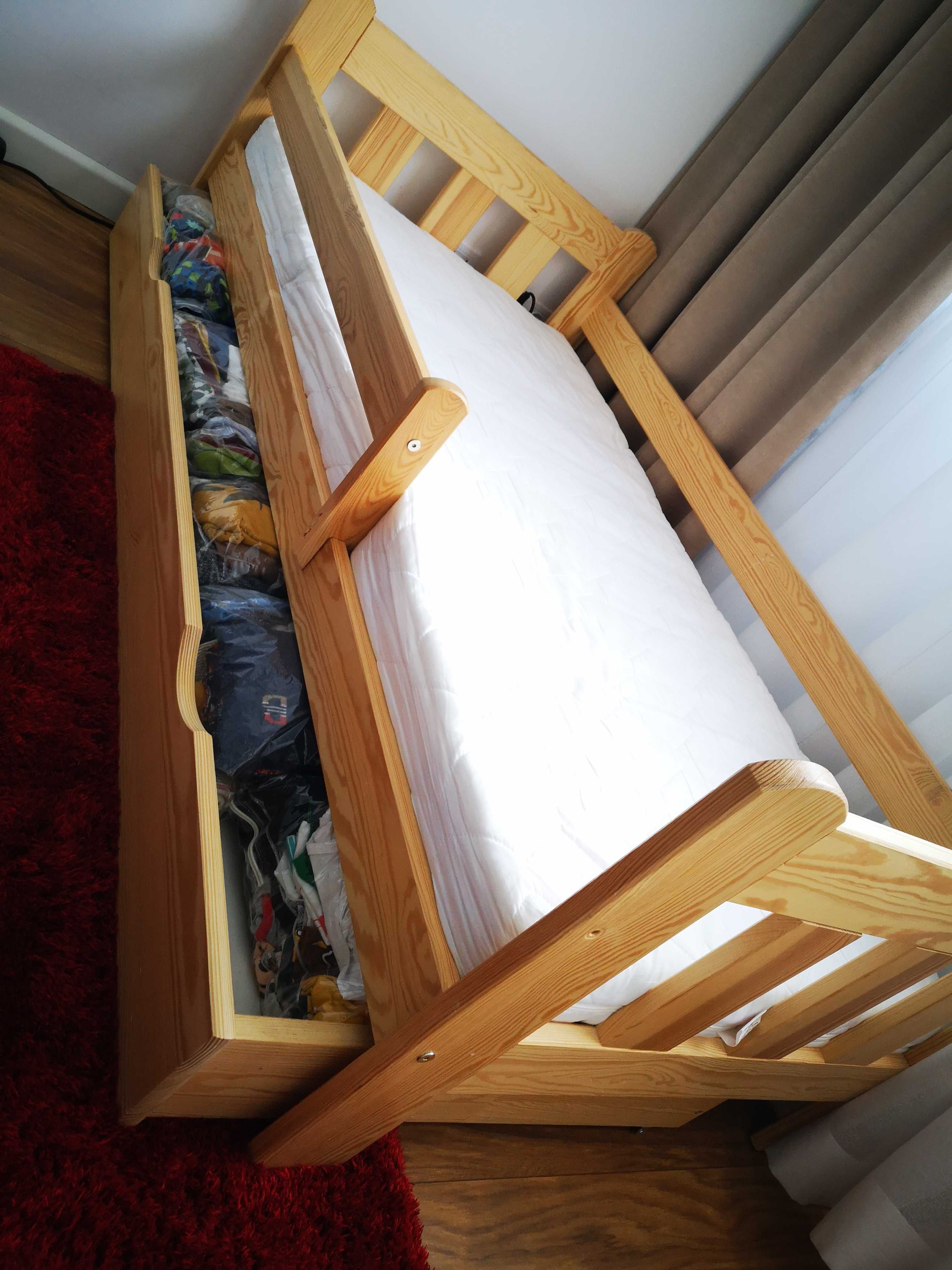 Łóżko MARINELLA 160x80 sosnowe z szufladą i materacem FDM + ochraniacz