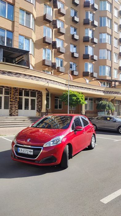 Aвтомобіль Peugeot 208