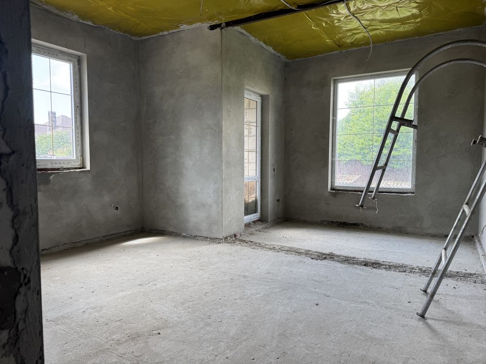 Продаж / будинок / коробка : с. Мощена/ 2 км від міста