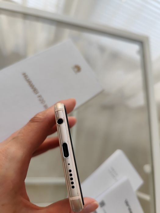 Смартфон Huawei P20 Lite 64 ГБ / 4 ГБ