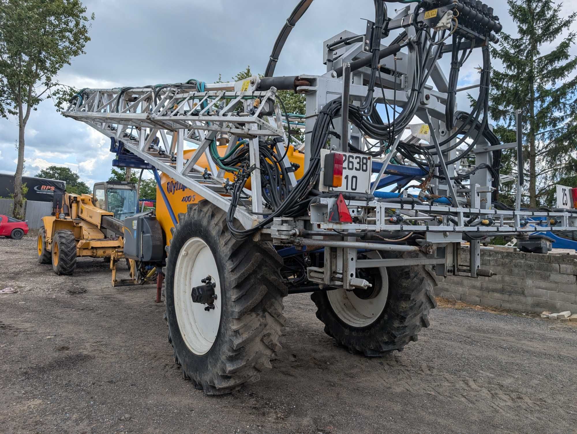 Opryskiwacz Caruella Olimpia 400s 36-38 oś skrętna 4000l hardi Amazon