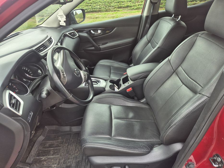 Nissan quasqai. Bogate wyposażenie Skóry. Kamery.