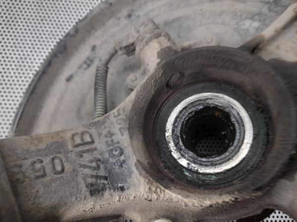 Manga de eixo frente esquerda VOLKSWAGEN Passat (3B2)