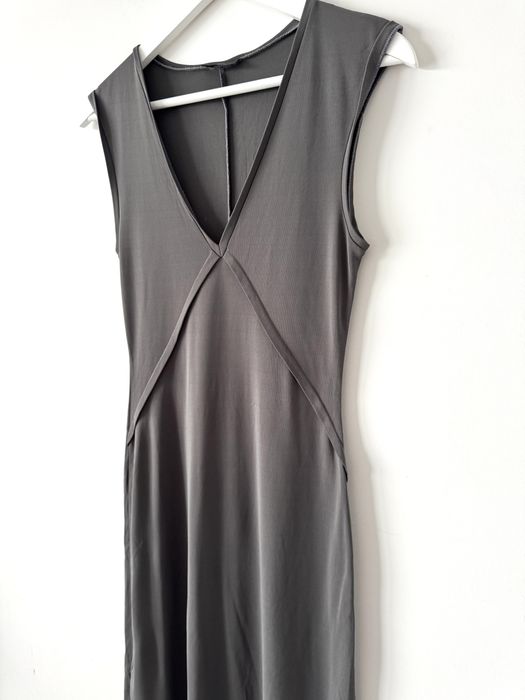 Filippa K klasyczna sukienka Minimalizm