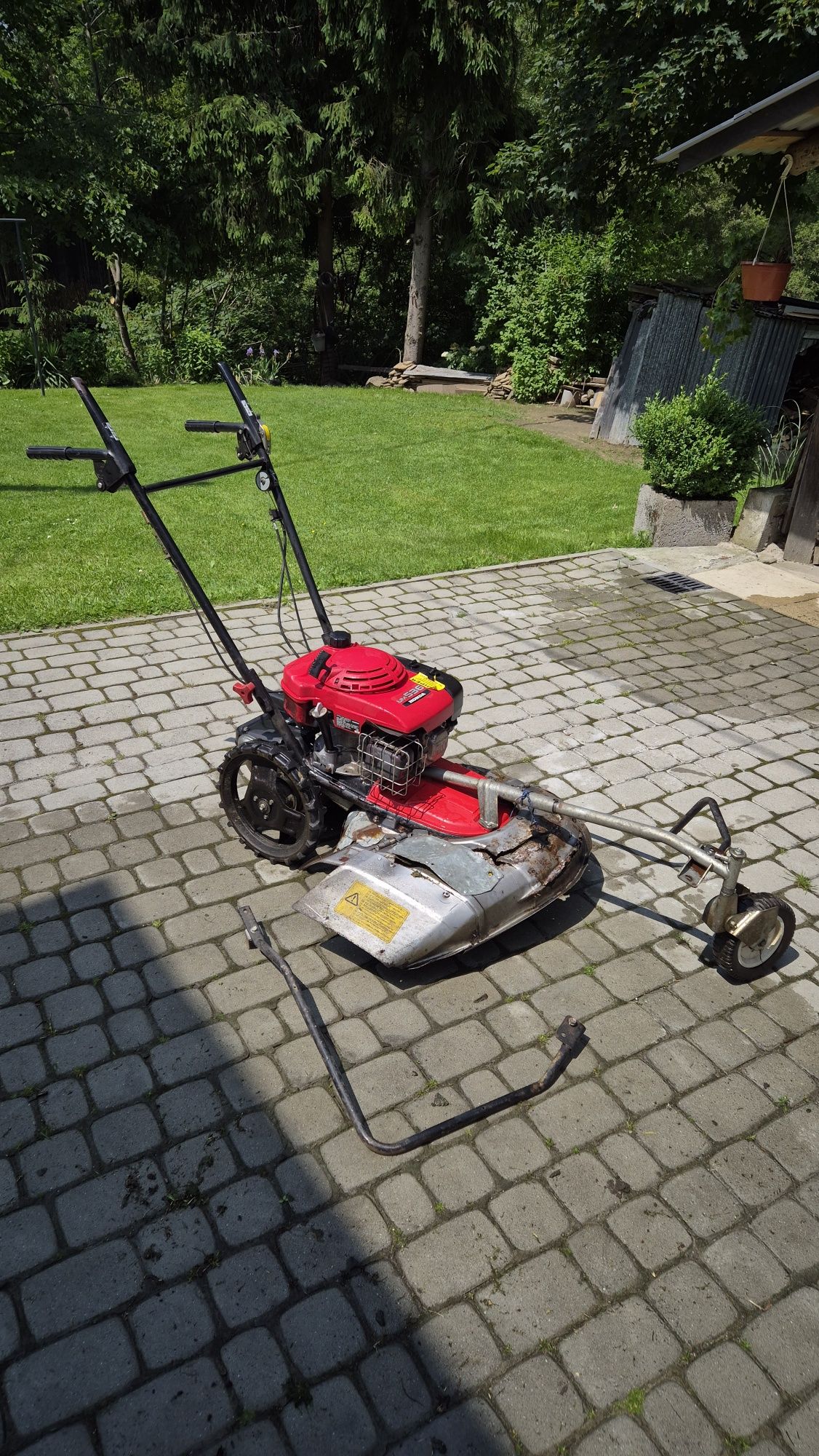 Kosiarka karczownica honda UM536