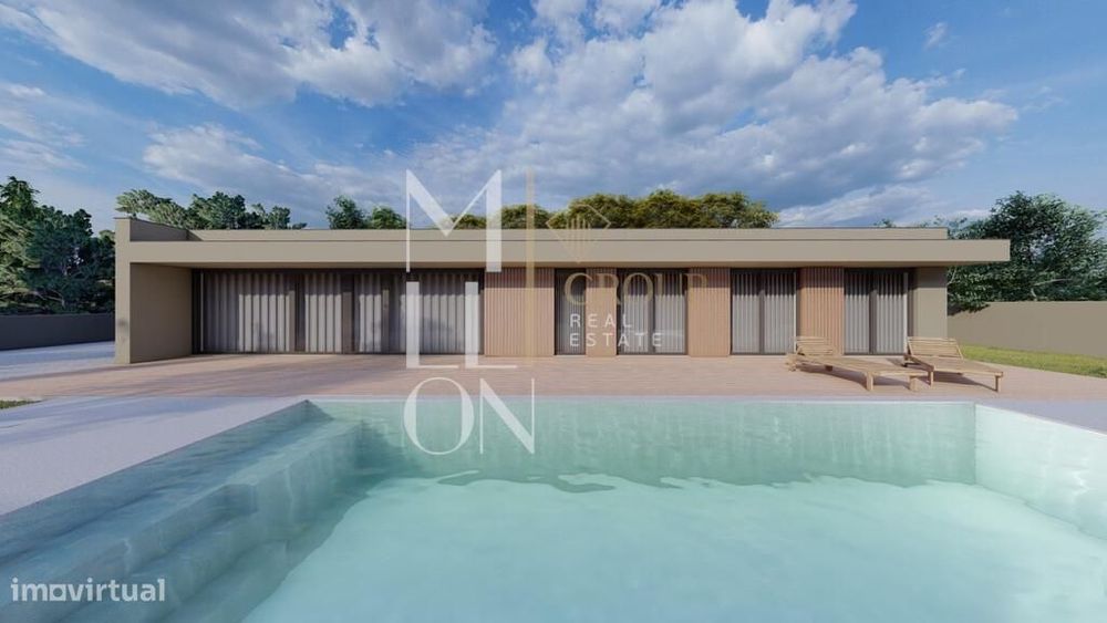 Moradia Moderna com Piscina em Zona Residencial Tranquila – Vila Praia