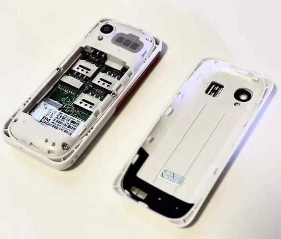 Міні телефон SERVO BM5310 на 3 SIM+TF, FM радіо, запис та зміна голосу