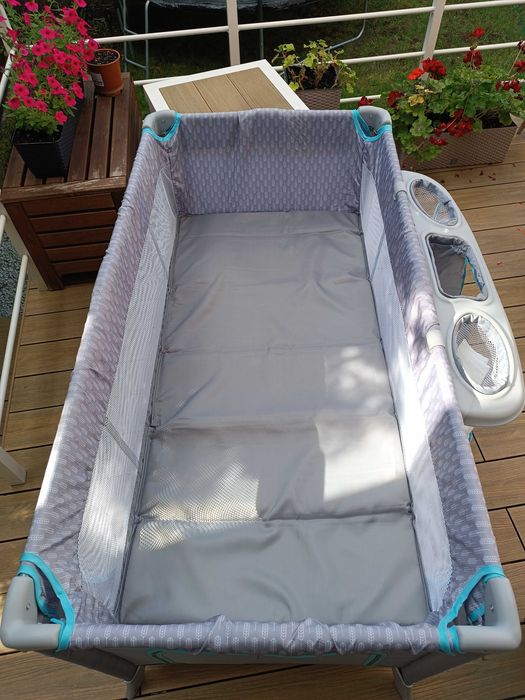 Łóżeczko turystyczne Kinderkraft Joy z akcesoriami