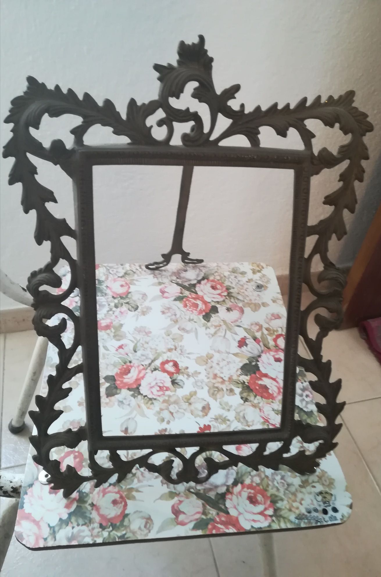 Moldura antiga em bronze