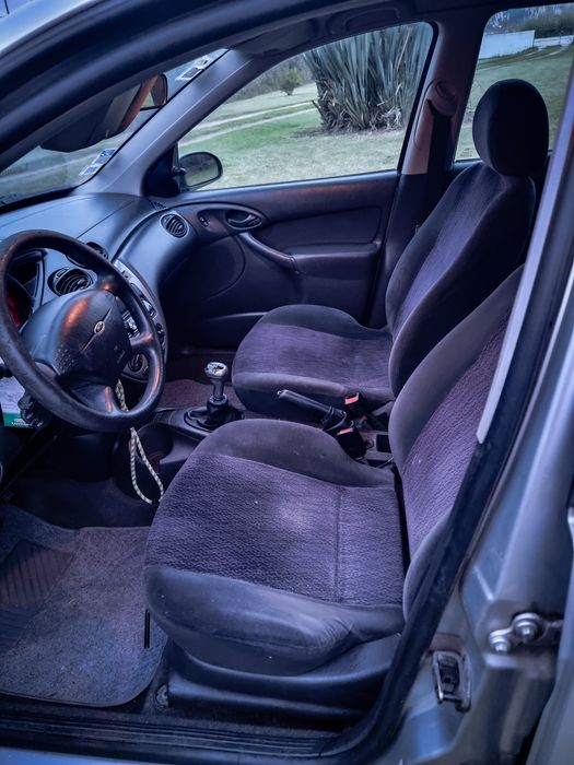 Ford Focus sw 1.4 ano 2000