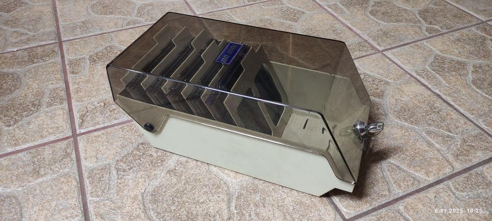 Pojemnik segregator na płyty CD DVD