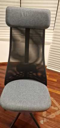 Cadeira Ikea impecável