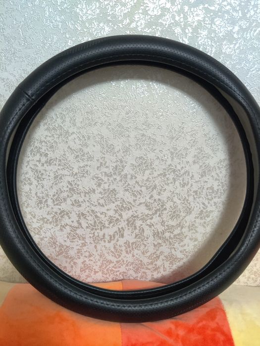 Чехол для руля из натуральной кожи фирмы Voin M