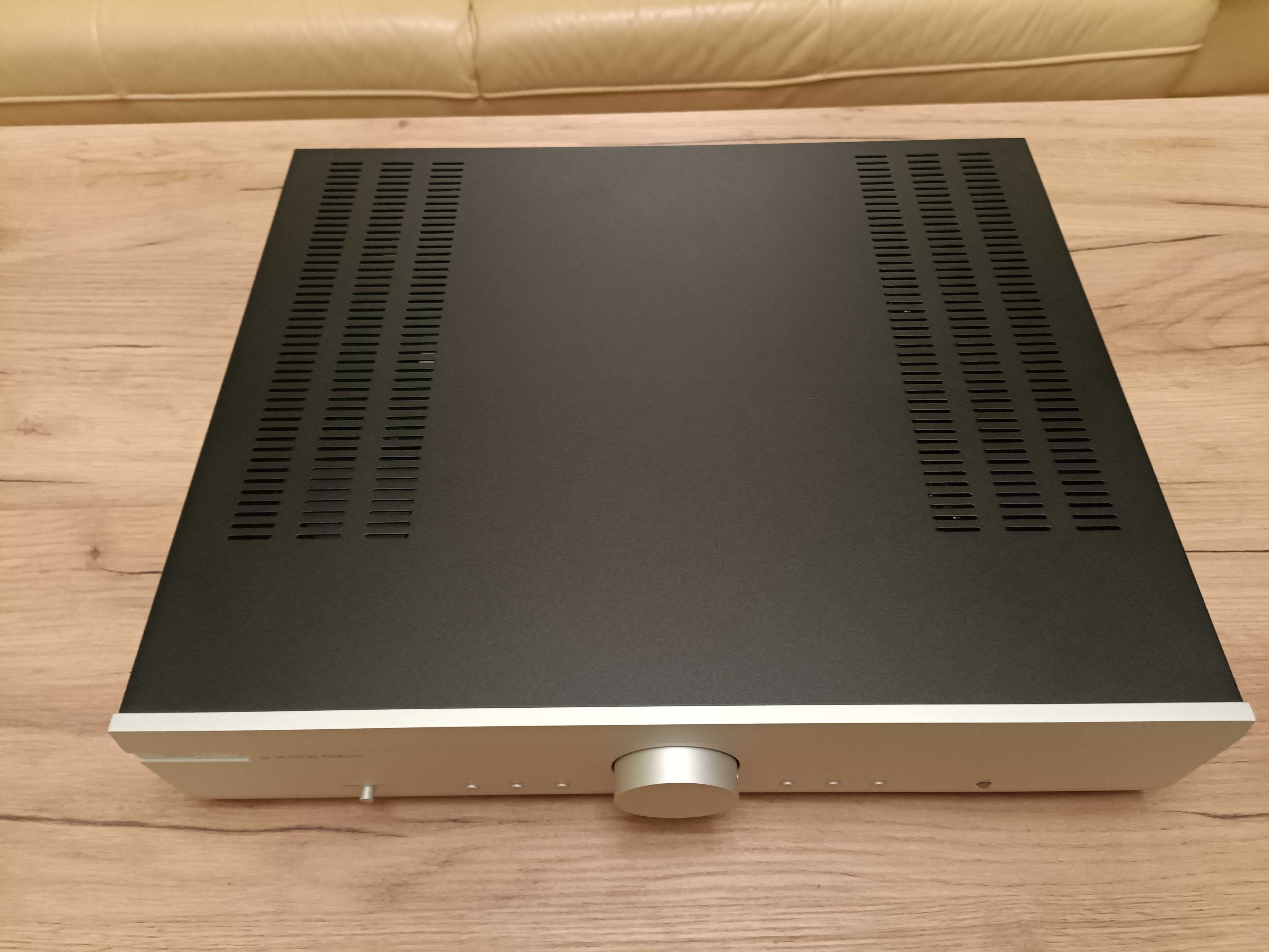 Wzmacniacz zintegrowany Musical Fidelity M2si