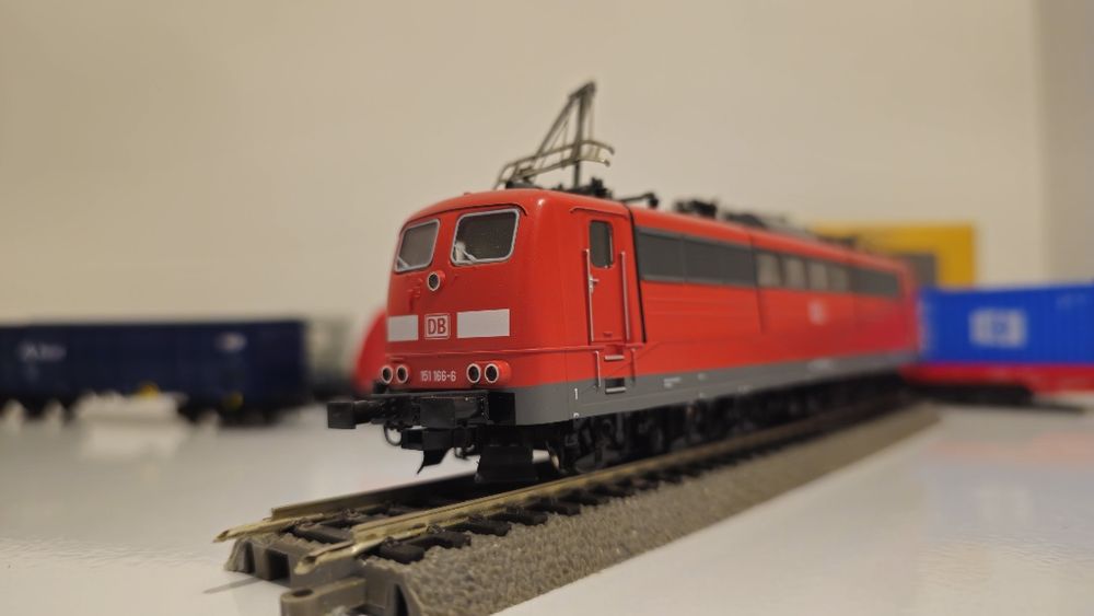 Roco Br 151 цифровой, в таком себе состоянии, ездит не плохо
