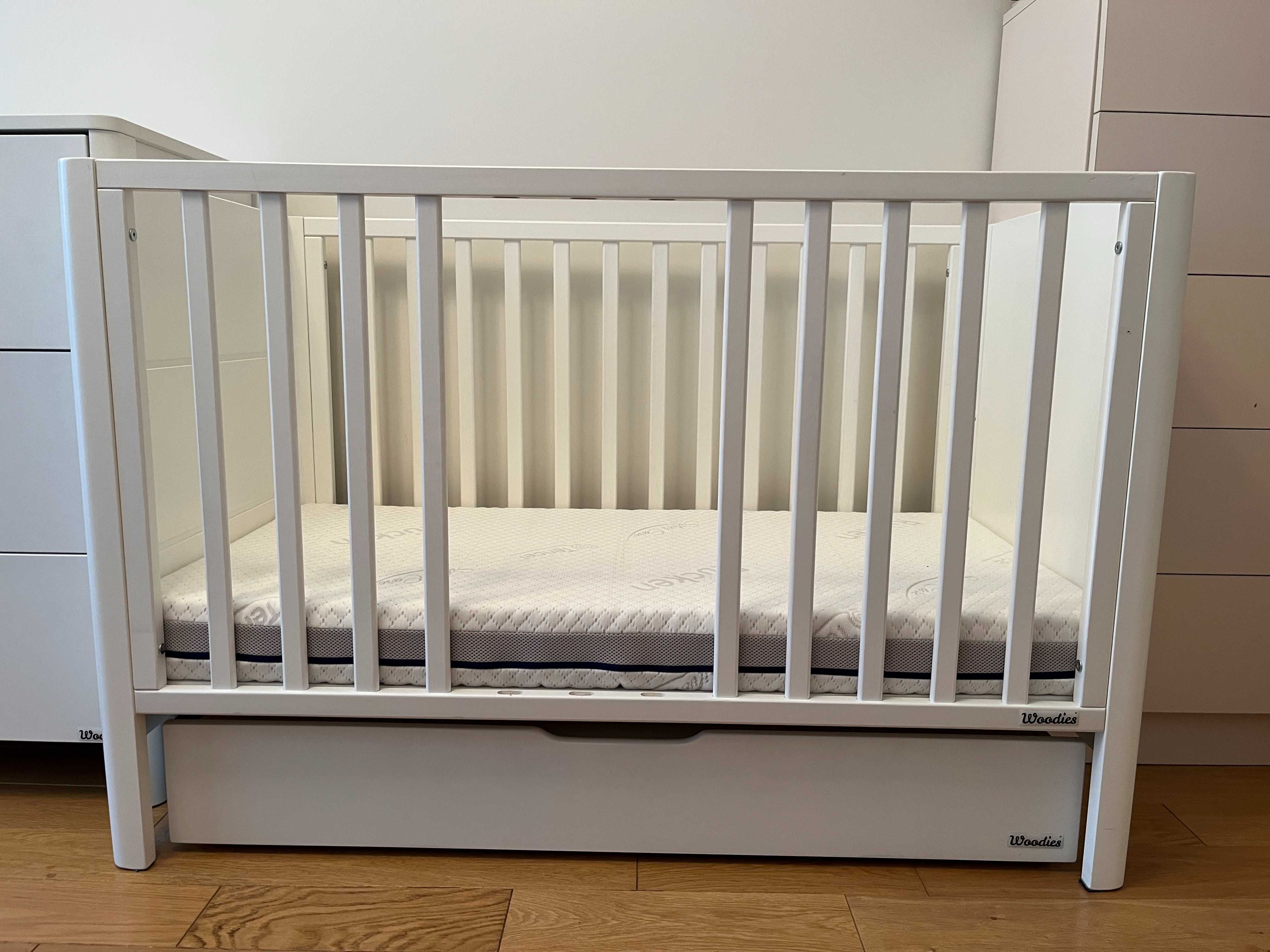 Łóżeczko Smooth Cot 120x60 WOODIES + szuflada + materac