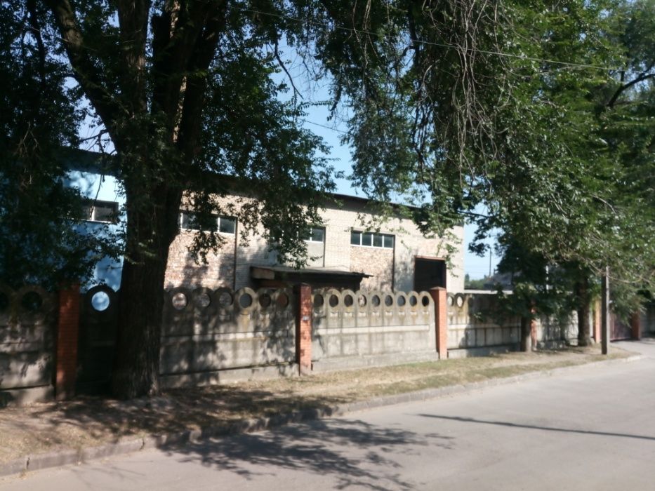 Продам базу торгово-промышленного назначения.