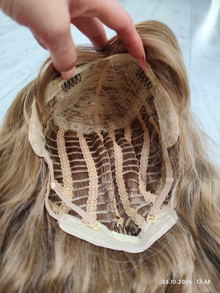 Piękna gęsta długa blond peruka z grzywką fale WIG refleksy