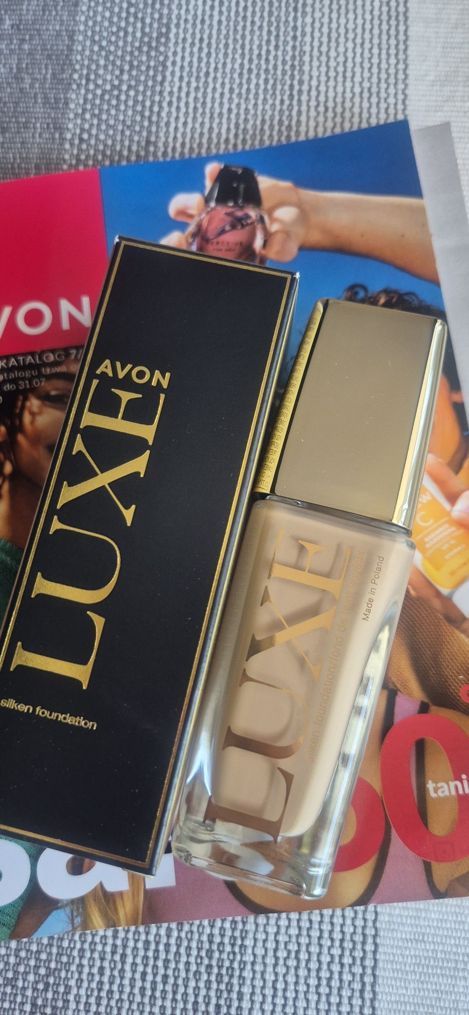 Podkład Luxe spf 20 medium bisque 30ml Avon