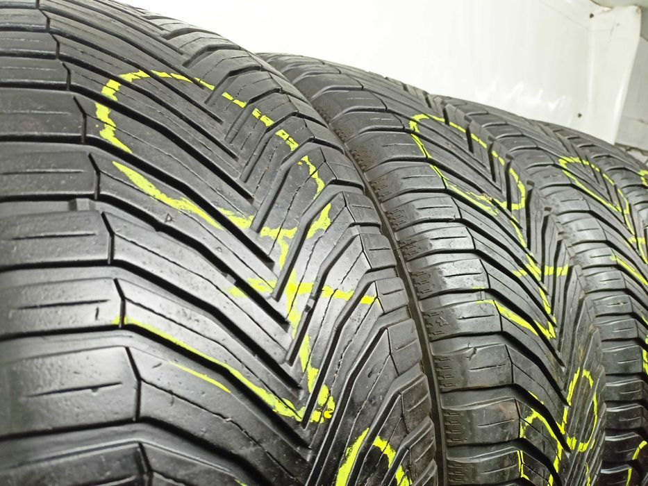 Michelin CrossClimate SUV 225/45/19 21-20r. 96W 2x6,2mm 2x5,5mm (2840)