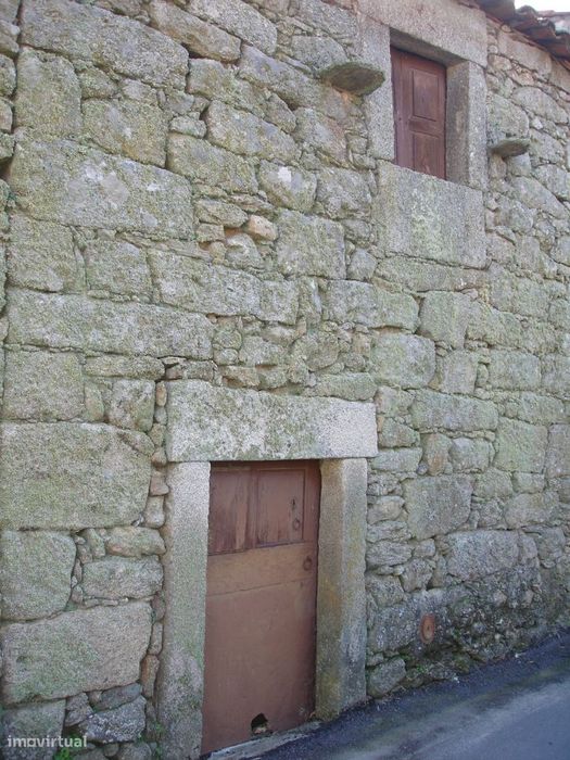 Moradia para Restaurar, Urrós, Mogadouro