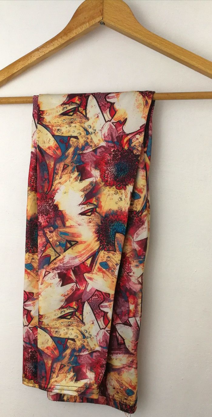 Legginsy z modnym wzorem