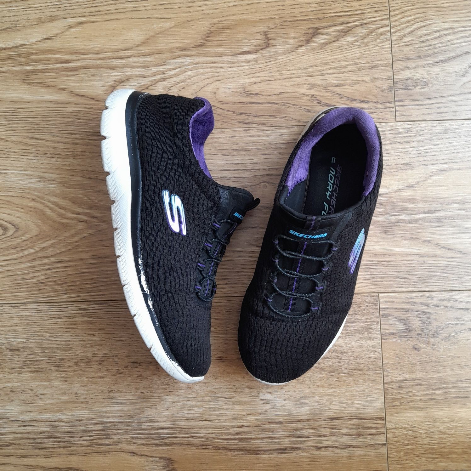 Кросівки жіночі Skechers 37р. устілка 24см. Ідеальний стан.